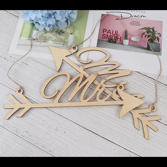 New Wooden Mr. & Mrs Wedding Day Signs - Picture 5 of 12